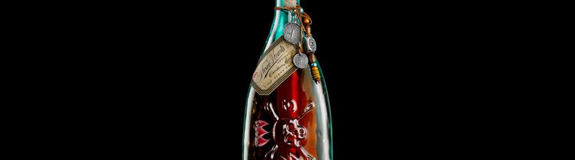 Du cinéma aux Caraïbes, Johnny Depp lance Three Hearts, un rhum aux accents de pirate