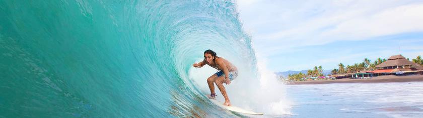 Surf au Mexique : où surfer selon la saison et son niveau