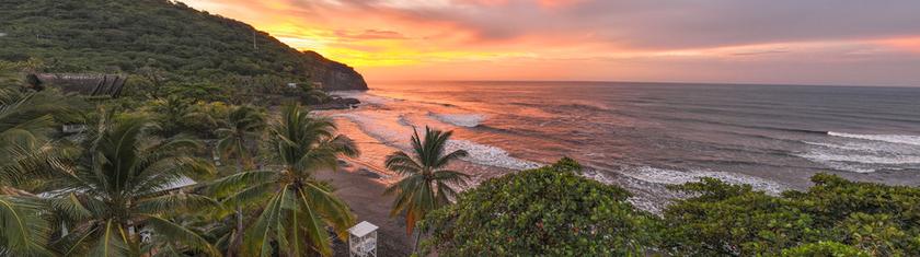 Salvador en juin : volcans, plages du Pacifique et villages colorés au début de la saison verte