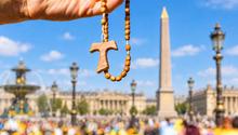Visite du pape en France : une météo souvent estivale de Paris à Lourdes