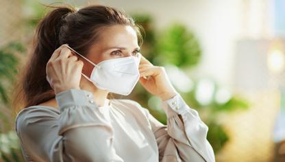 Covid-19 : pourquoi les cas repartent à la hausse alors qu'il fait encore chaud ?