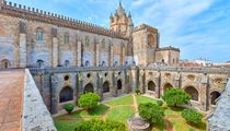 Évora